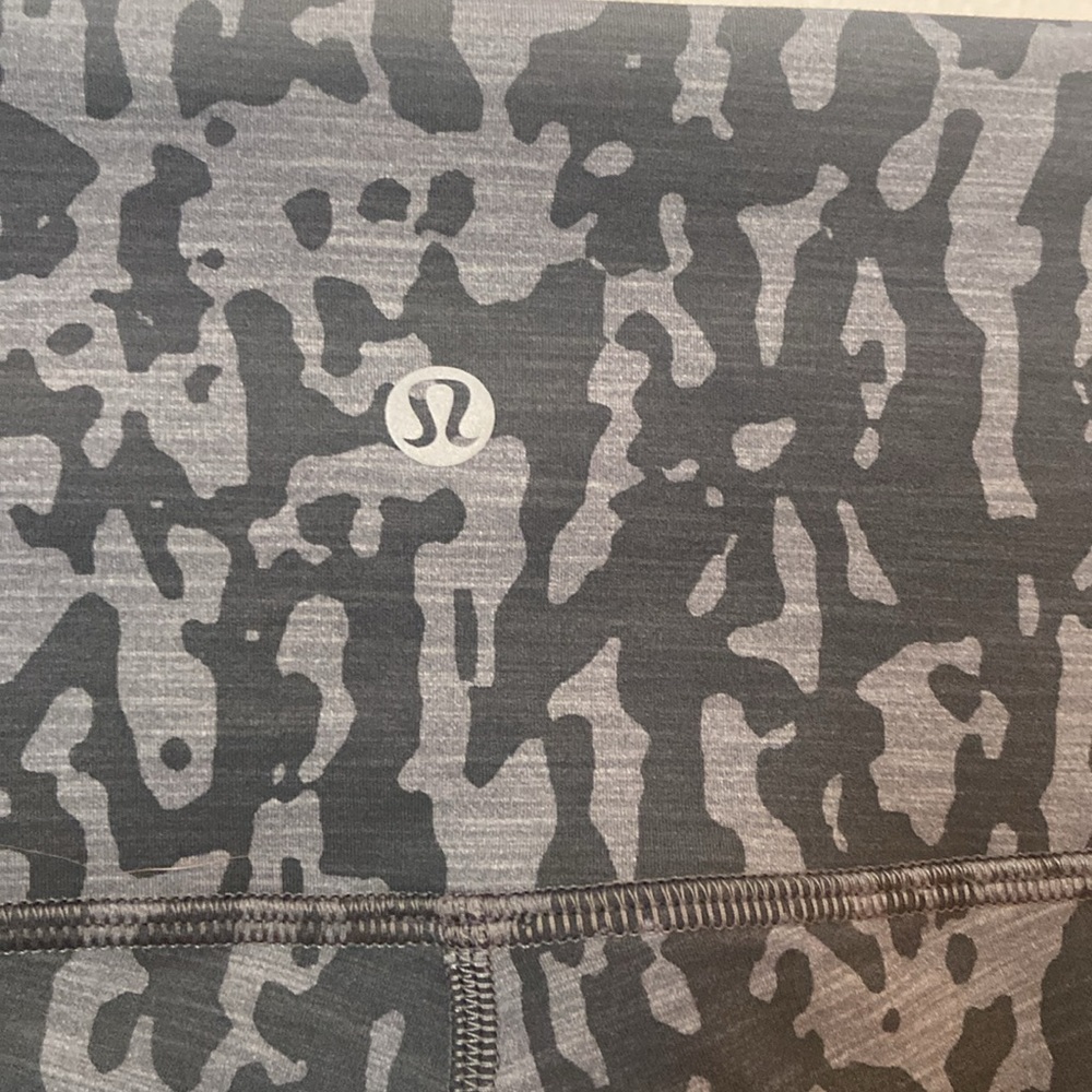 Lululemon Wunder Train High Rise Tight 25” Gray Camo Print Leggings Size 8 - Picture 6 of 7
